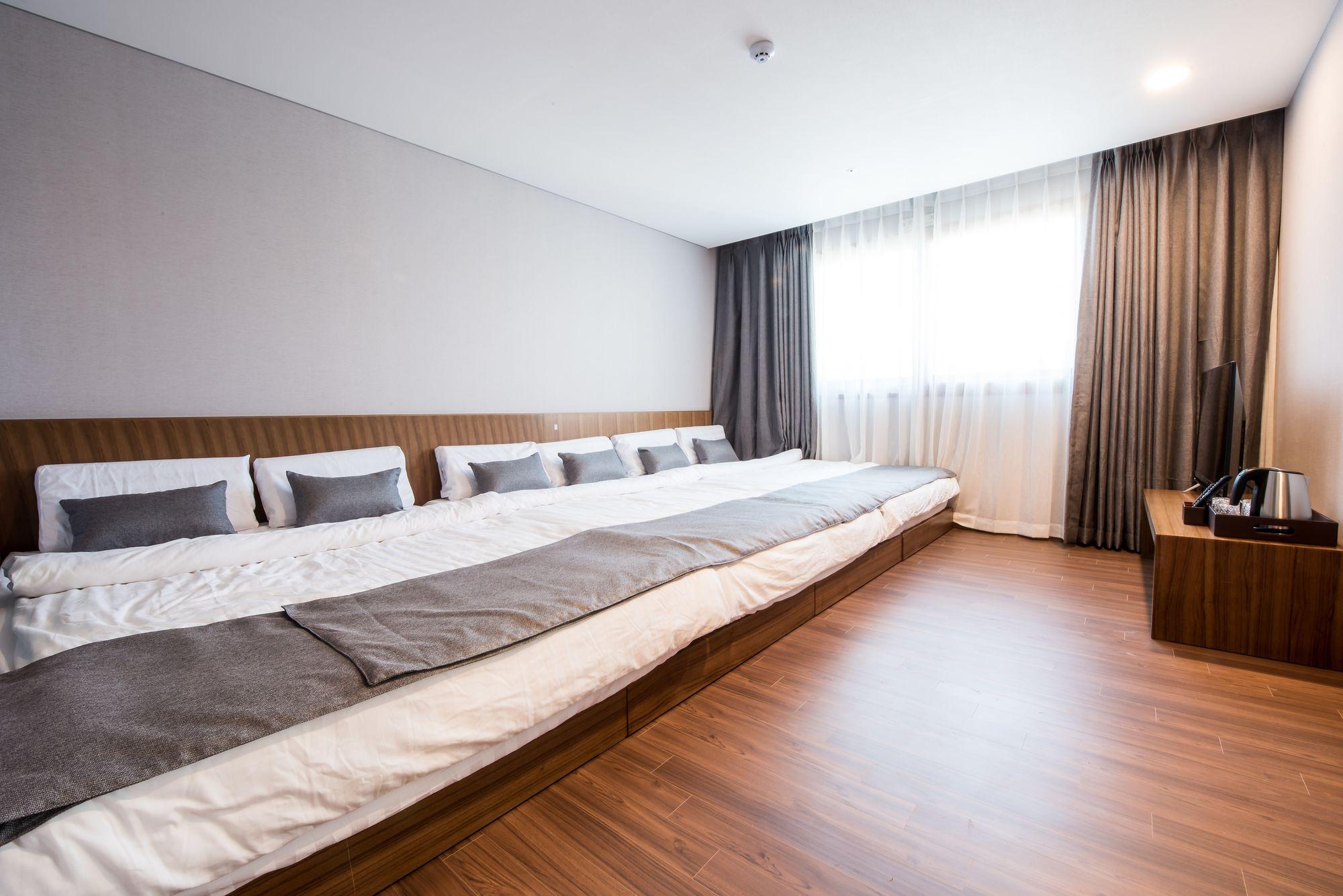 Silla Boutique Hotel Premium Гиеонгджу Екстериор снимка
